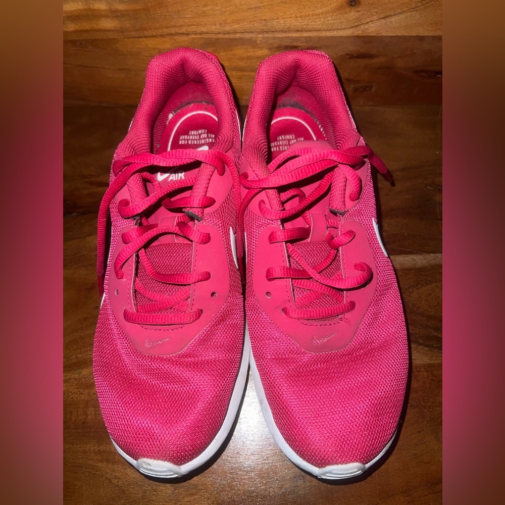 Women’s NIKE size 8 - Picture 3 of 5